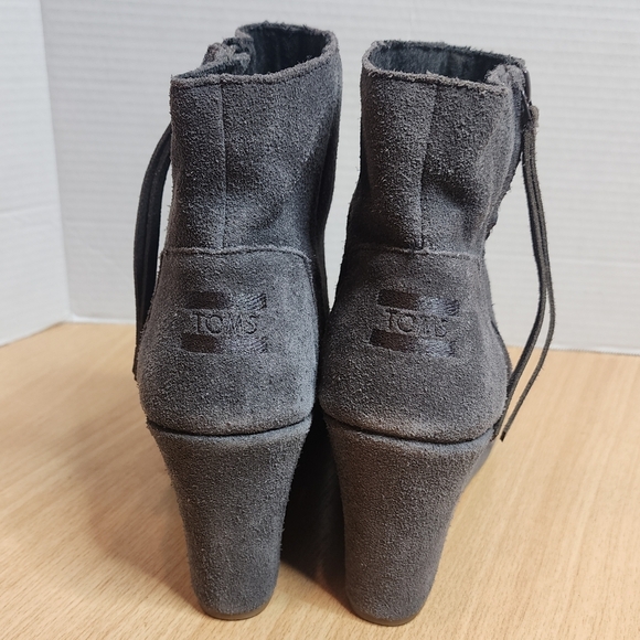Toms Gray Suede Desert Wedge Ankle Boots Womens Size 12 Like New - Picture 12 of 16